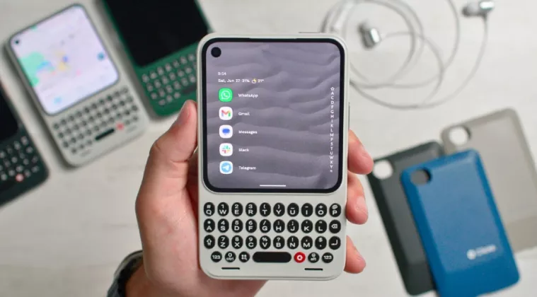 HP Clicks Siap Hidupkan Kembali Era Kejayaan BlackBerry Berbasis Android 16, Intip Spesifikasi dan Harganya