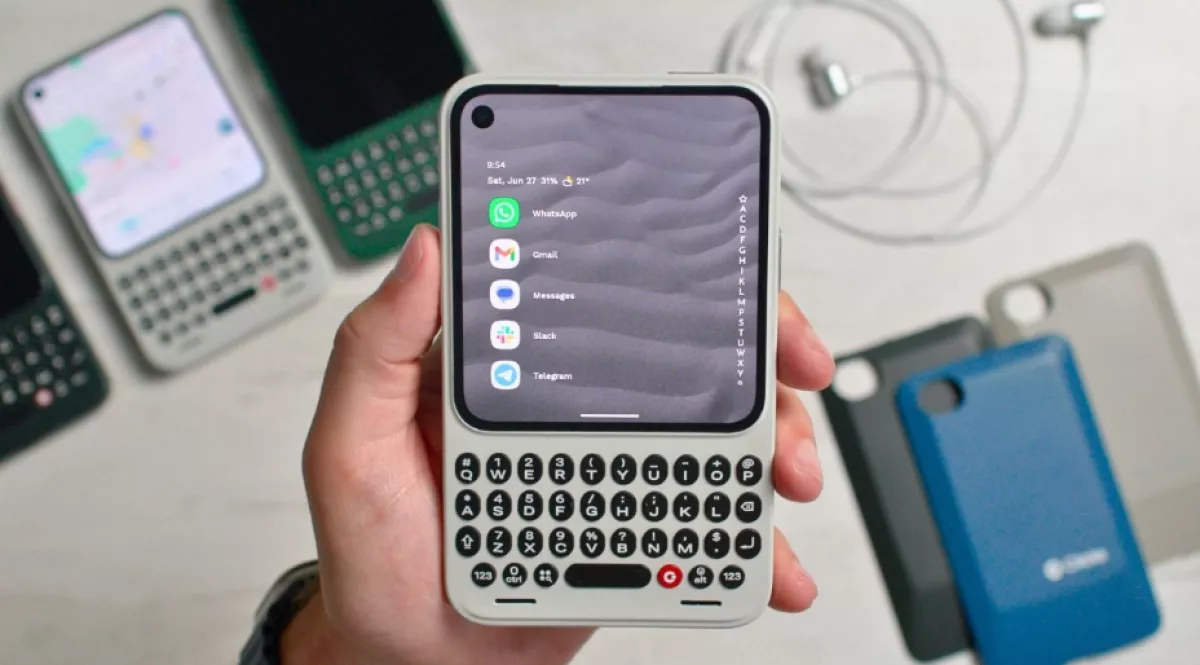 HP Clicks Siap Hidupkan Kembali Era Kejayaan BlackBerry Berbasis Android 16, Intip Spesifikasi dan Harganya