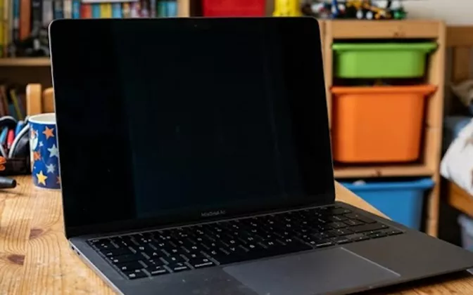 6 Tips Menjaga Kesehatan Baterai Laptop Anak untuk Aktivitas Belajar