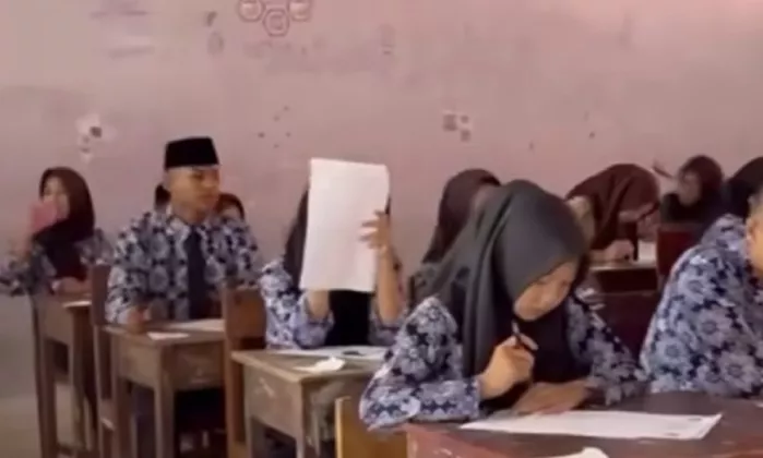 Viral: Cara Cerdas Seorang Guru Menangkap Murid yang Berani Membawa Ponsel Saat Ulangan