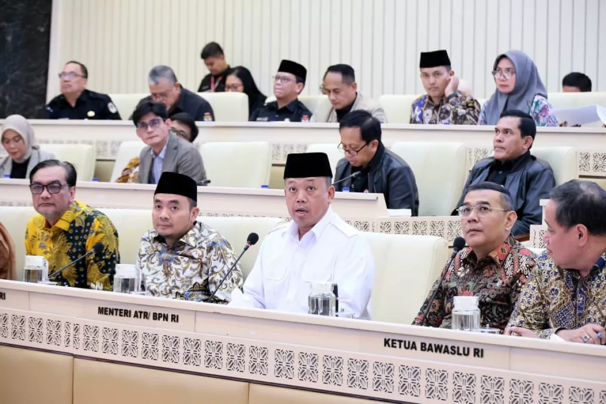 Menteri Nusron Laporkan Realisasi Anggaran Kementerian ATR/BPN Tahun 2025 kepada Komisi II DPR RI