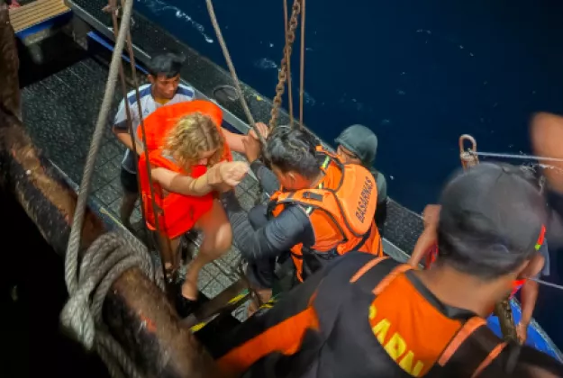 Mencekam! Kapal Wisata Tujuan Komodo Tenggelam, 45 Orang Dievakuasi