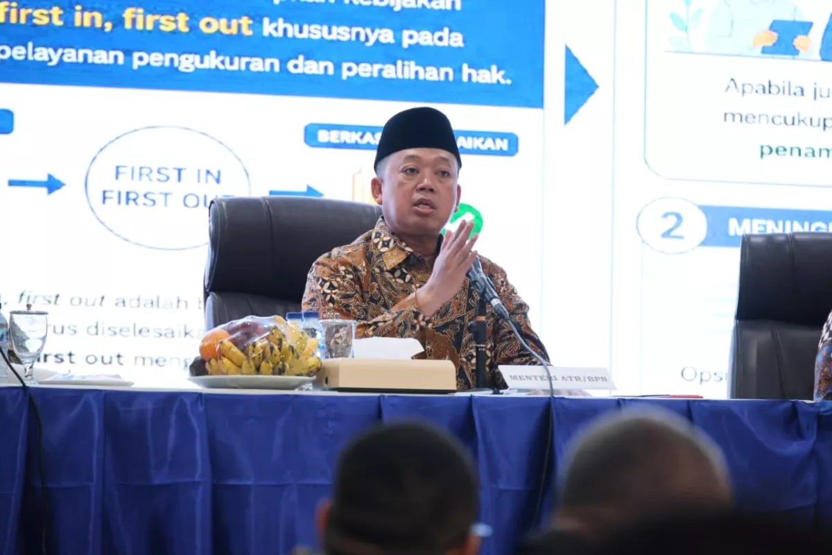 Kumpulkan Jajaran di Jatim, Menteri Nusron: Masuki Periode Transformasi Organisasi dan Layanan, Tempatkan Rakyat sebagai Raja