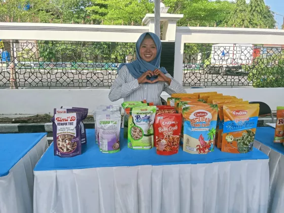 Dukungan Pelatihan dan KUR BRI Antar Rosyidah Kembangkan Usaha Olahan Hasil Laut