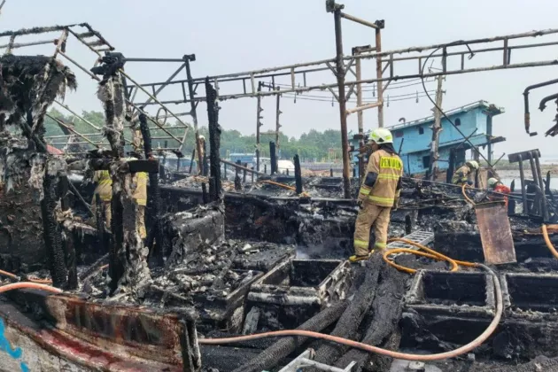 Tiga Kapal Nelayan di Muara Angke Terbakar Hebat! Kerugian Ditaksir Mencapai Rp 1,5 miliar