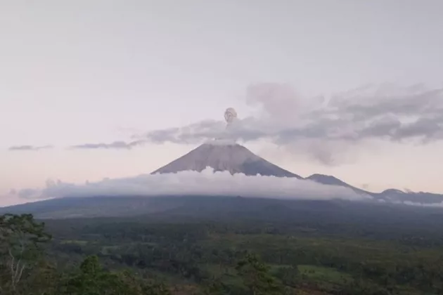Aktivitas Vulkanik Gunung Semeru Masih Tinggi, Gempa Letusan Terus Terjadi!