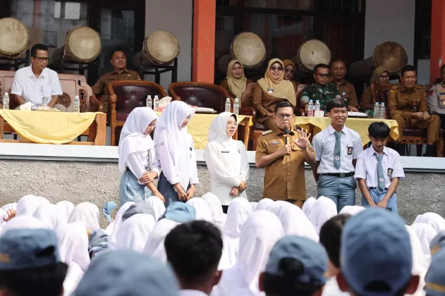 Kisah Andra Soni di Balik Program Sekolah Gratis di Provinsi Banten