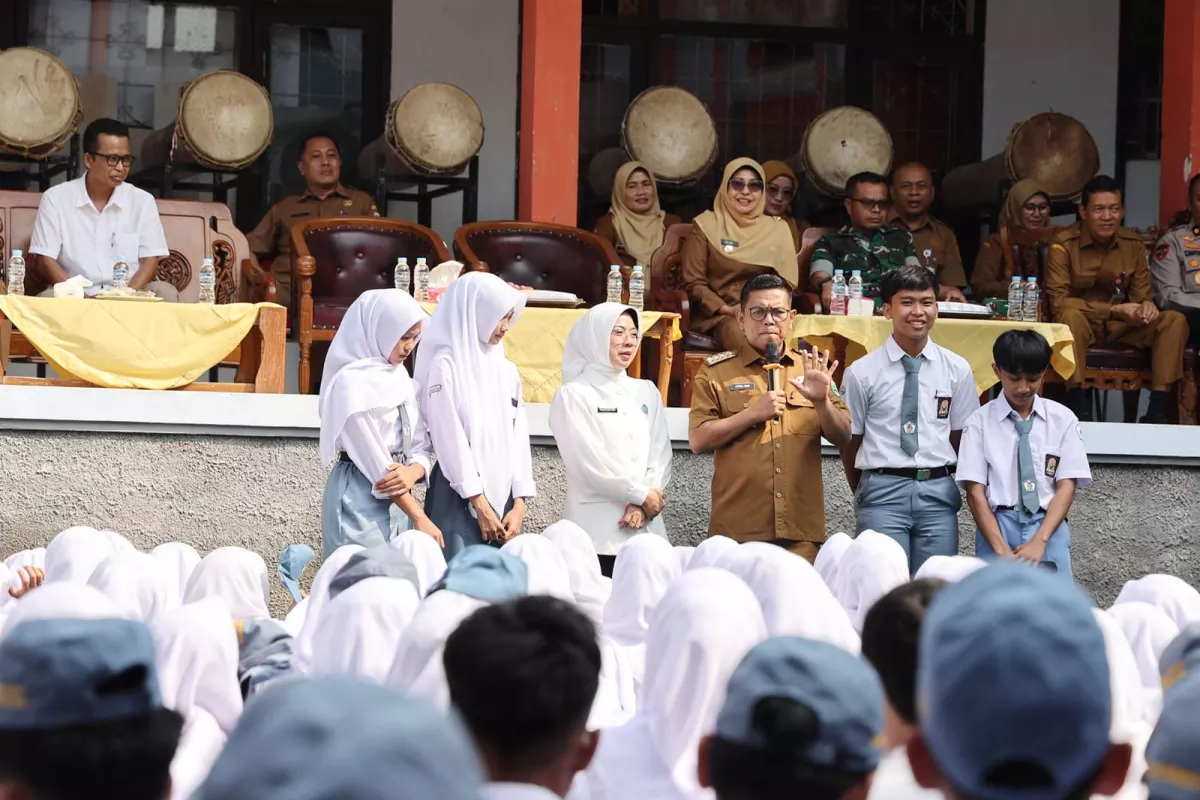 Kisah Andra Soni di Balik Program Sekolah Gratis di Provinsi Banten