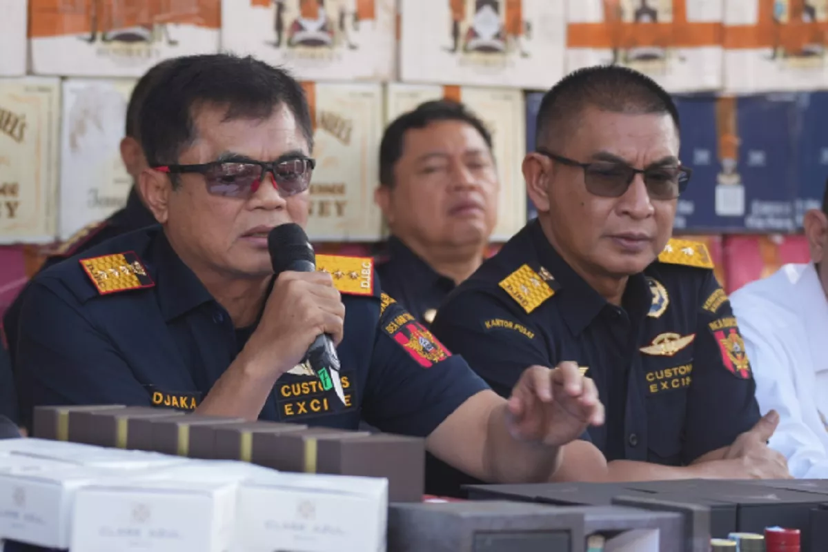 Bea Cukai dan BAIS TNI-Polri Gagalkan Miras Ilegal Senilai Rp12,55 Miliar