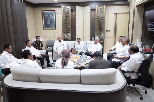Perkuat Sinergi Hukum dan Pengawalan Sektor Energi, Wakil Jaksa Agung Terima Audiensi Wakil Menteri ESDM