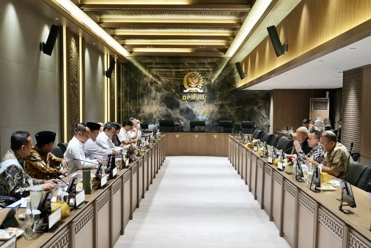 Rakor Bersama DPR RI Bahas Konflik Agraria, Menteri Nusron Jelaskan Tiga Kategori dan Mekanisme Penyelesaiannya