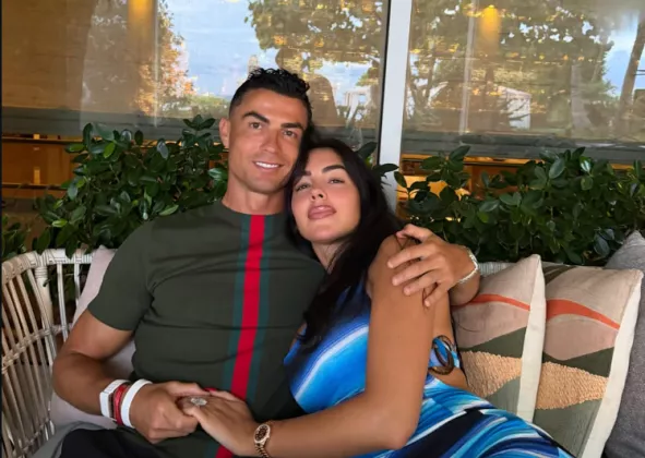 10 Tahun Hidup Bersama, Cristiano Ronaldo Akhirnya Nikahi Georgina Rodriguez, Pamer Cincin di IG Tembus 15 Juta Like