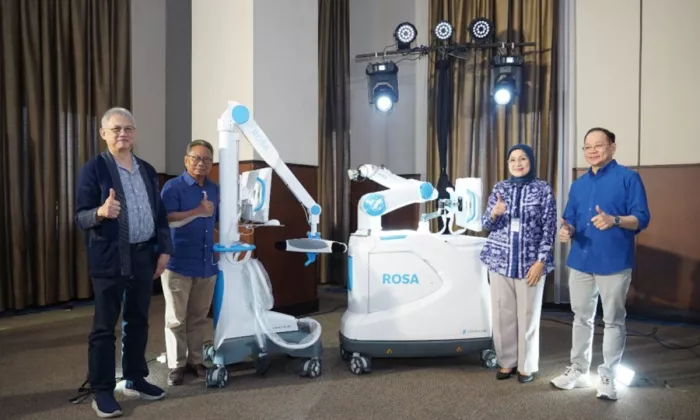 Bebas Cemas! RS Premier Bintaro Hadirkan ROSA® untuk Operasi Lutut Akurat