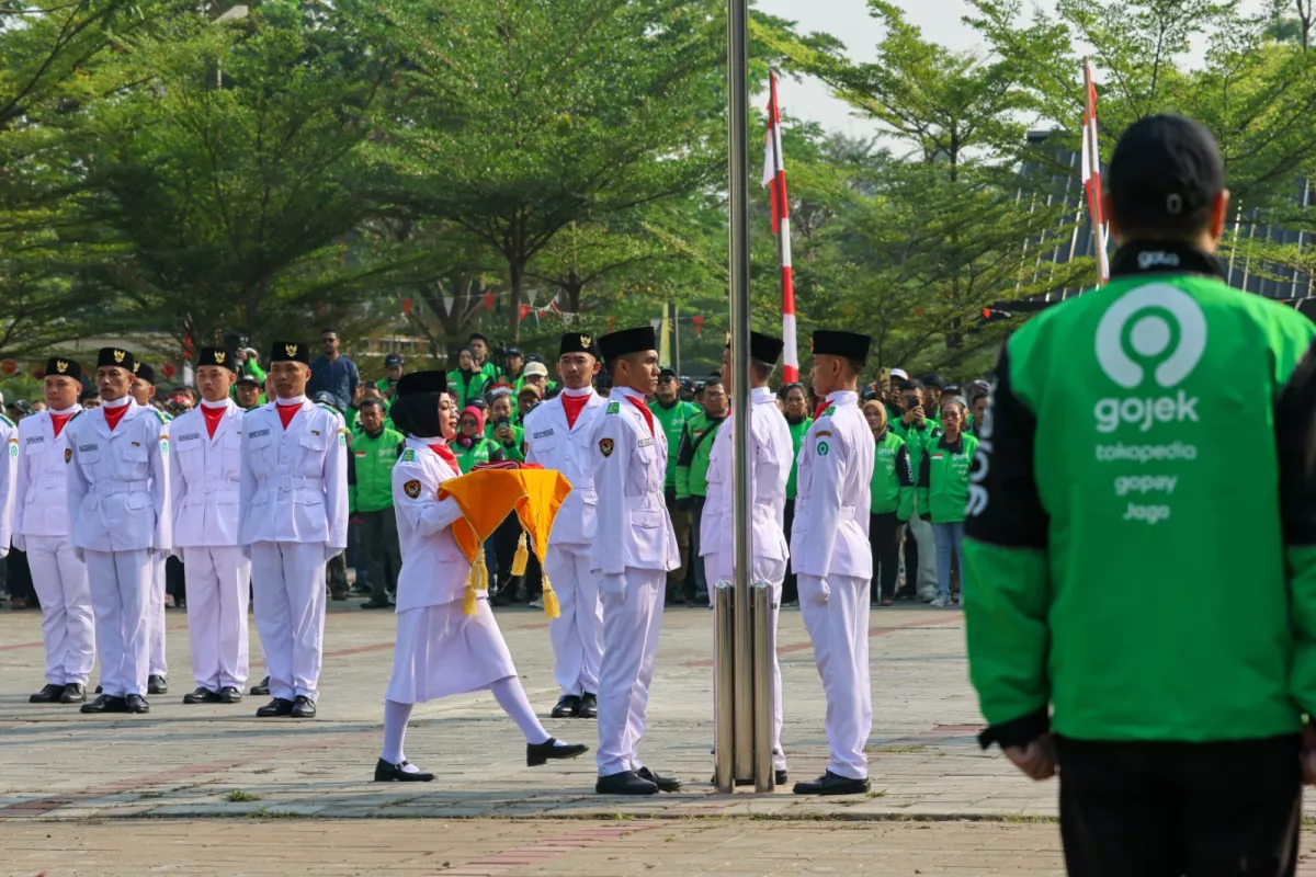 Gojek Paskibra Bikin Merinding, 47 Driver Jadi Pengibar Bendera HUT RI ke-81