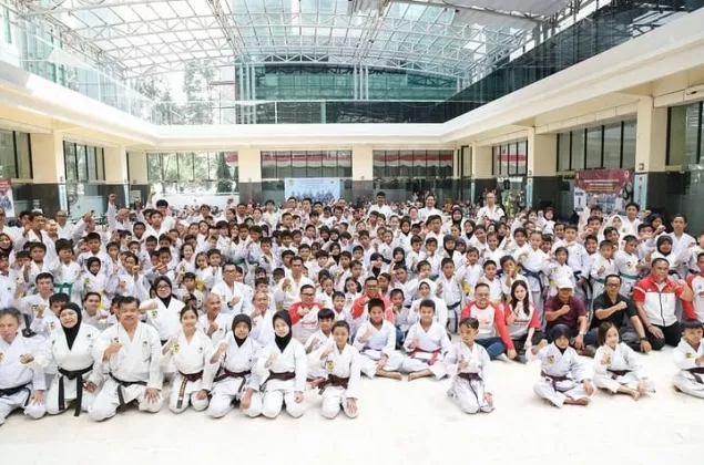 Saksikan Ujian Kenaikan Tingkat INKAI Tangsel, Andra Soni Dorong Generasi Muda Jadi Pribadi Unggul dan Sportif