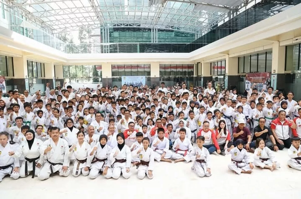 Saksikan Ujian Kenaikan Tingkat INKAI Tangsel, Andra Soni Dorong Generasi Muda Jadi Pribadi Unggul dan Sportif
