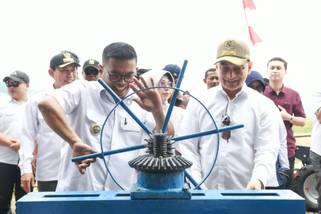 Belum Genap Dua Tahun Memimpin, Gubernur Andra Soni Resmikan Tujuh Daerah Irigasi