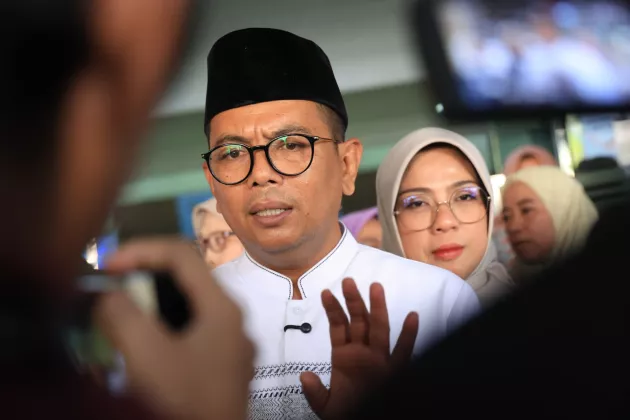 Abu Vulkanik Anak Krakatau Mengarah ke Banten, Gubernur Andra Soni Minta Warga Waspada dan Pakai Masker