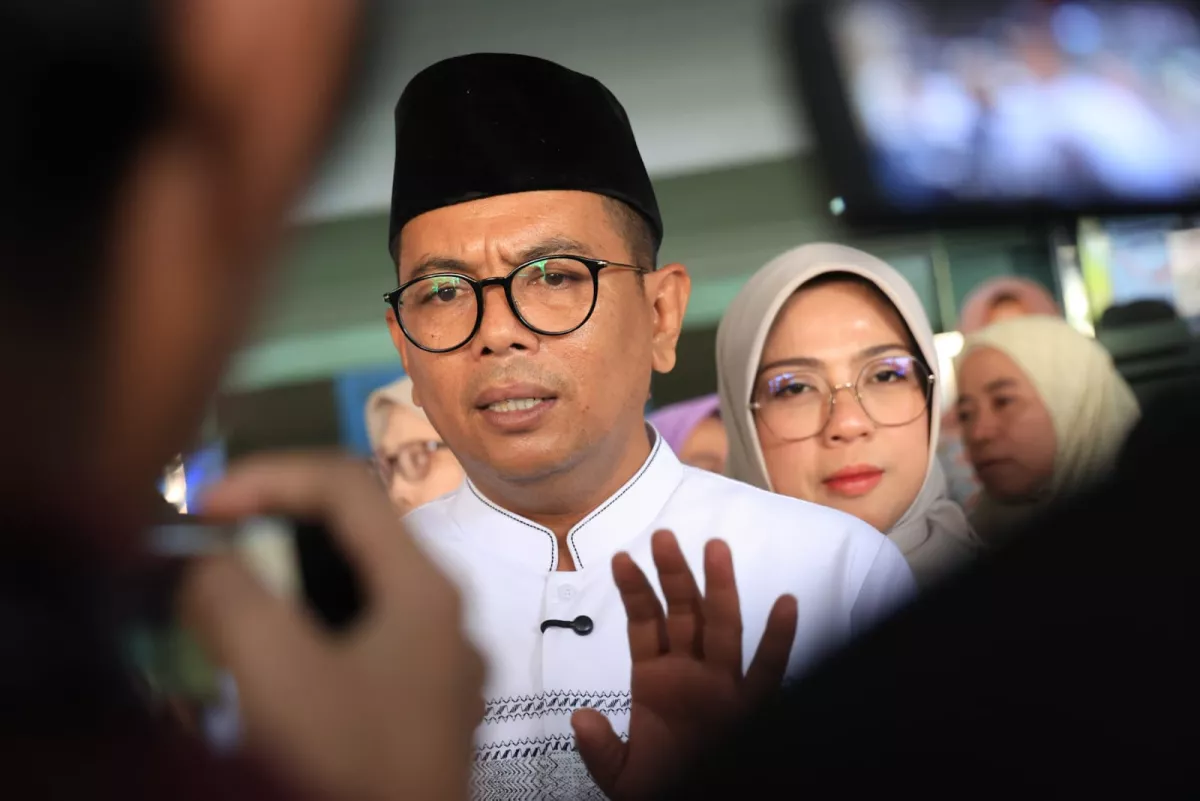 Abu Vulkanik Anak Krakatau Mengarah ke Banten, Gubernur Andra Soni Minta Warga Waspada dan Pakai Masker