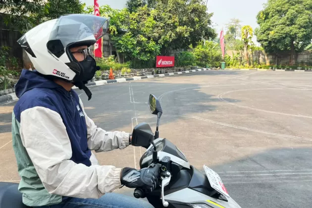 WMS Bagikan 6 Tips Aman Berkendara Motor Ketika Abu Vulkanik Ganggu Jarak Pandang