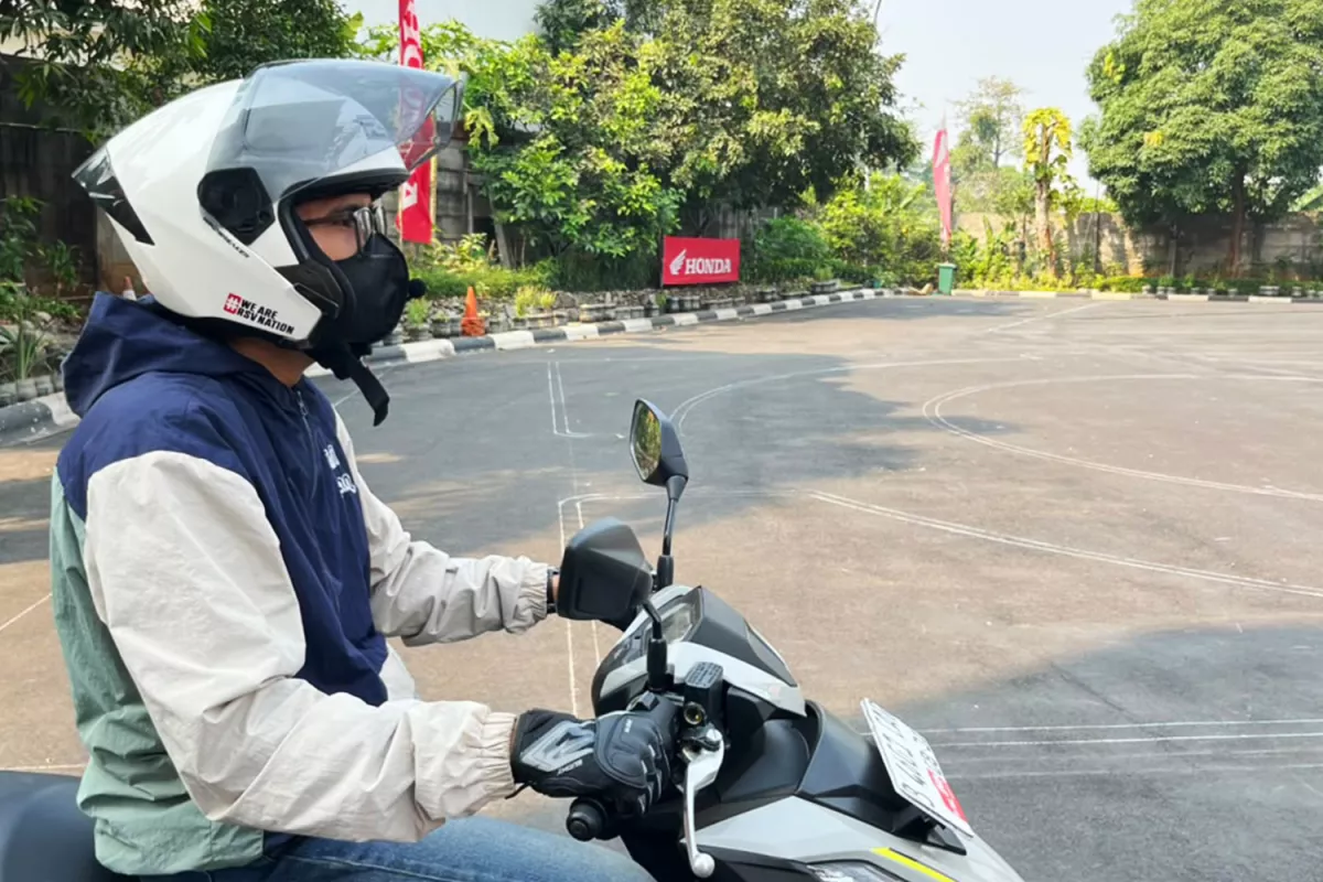 WMS Bagikan 6 Tips Aman Berkendara Motor Ketika Abu Vulkanik Ganggu Jarak Pandang