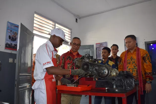 AHM Resmikan SMK Binaan Pertama di Papua Barat Daya, 90 Siswa Bisa Belajar Berstandar Industri