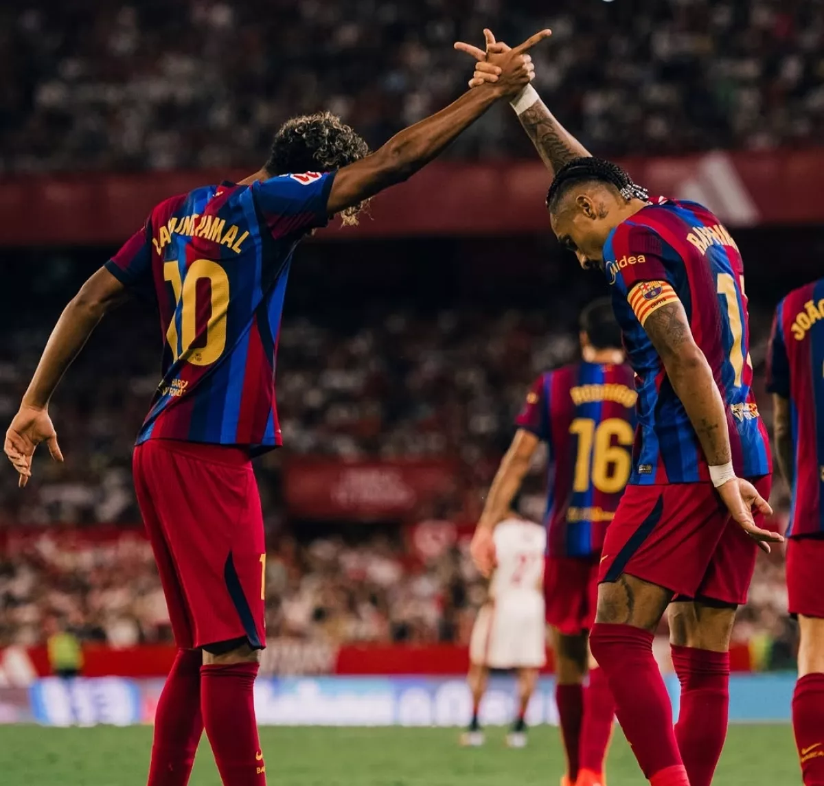 Raphinha Cetak Hat-trick! Barcelona Tumbangkan Sevilla 3-1