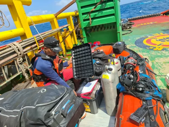 Enam Personel BSG Terjun ke KM Virgo Transport 8, Cari Korban di Dalam Kapal