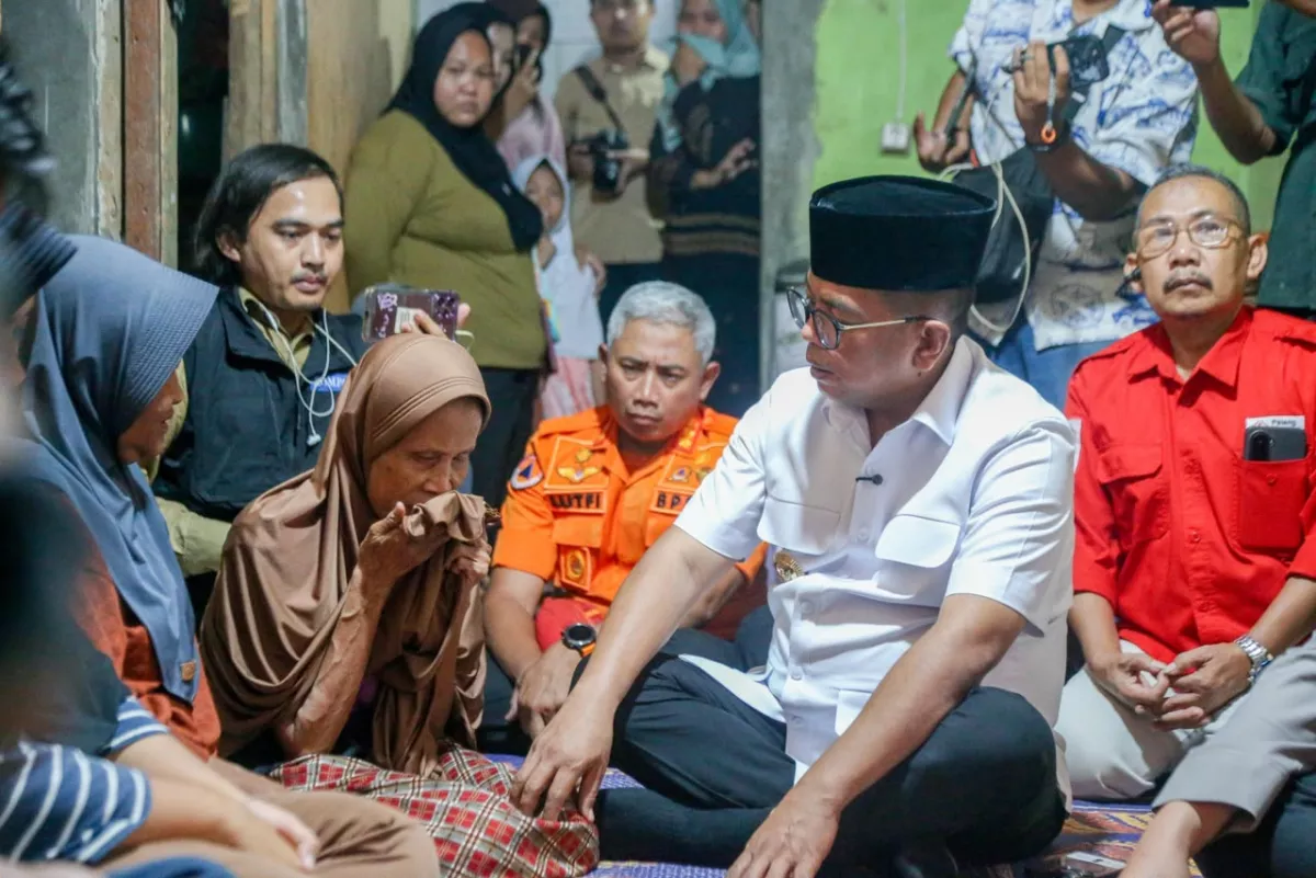 Datangi Rumah Duka Surakman, Gubernur Banten Andra Soni Sampaikan Belasungkawa