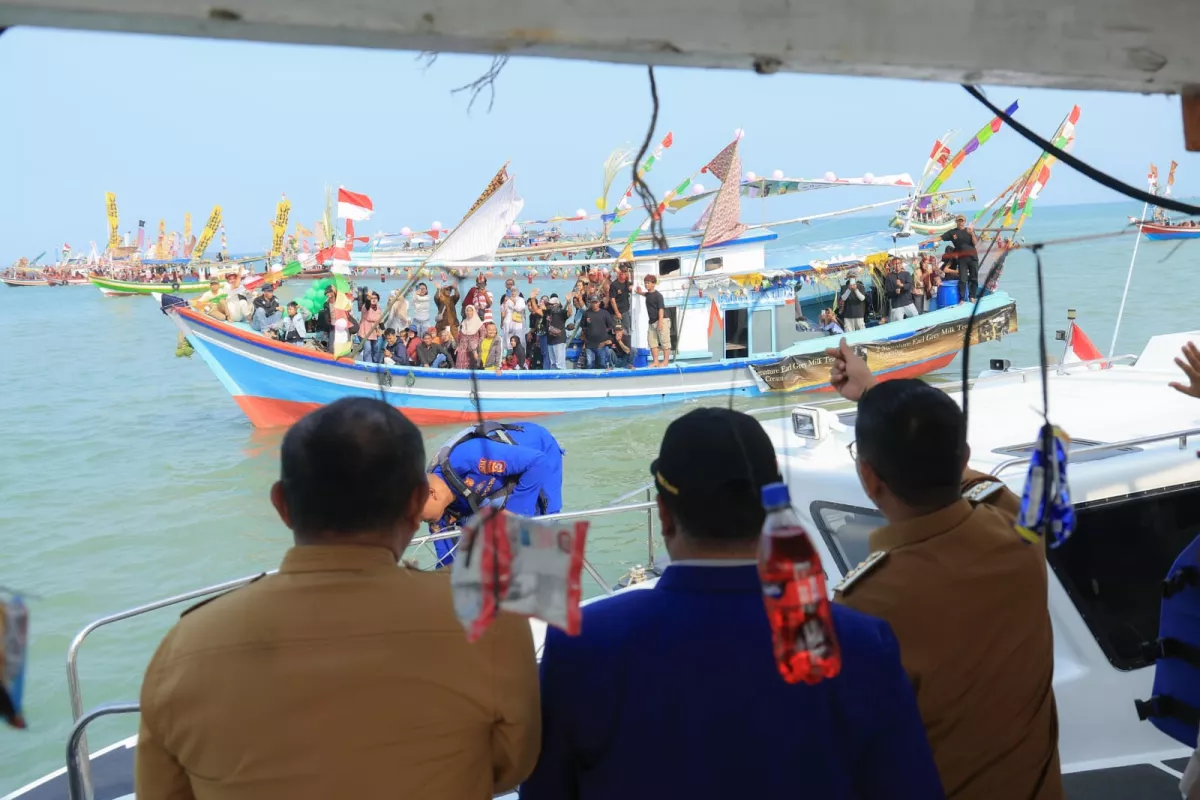 Lestarikan Kearifan Lokal, Gubernur Banten Andra Soni Serap Aspirasi Nelayan di Tasyakuran Laut Sidamukti