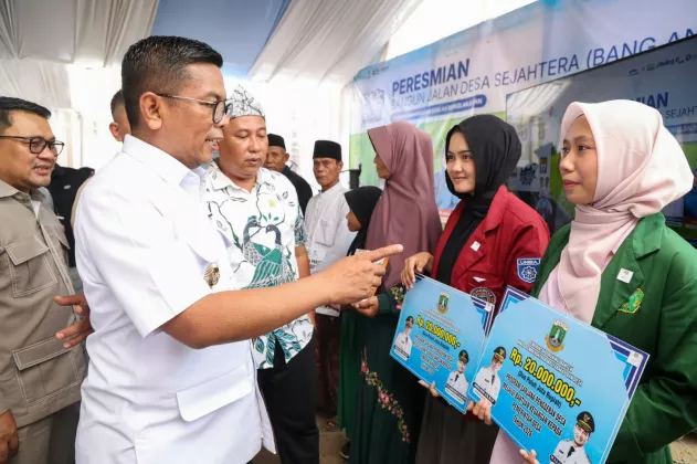 Program Bang Andra Dirasakan Masyarakat, Pembangunan Jalan Desa di Pemprov Banten Dilanjutkan