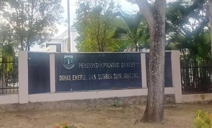 Dinas ESDM Banten Bangun PLTS Atap di 4 SMKN dengan Anggaran Rp1,8 Miliar
