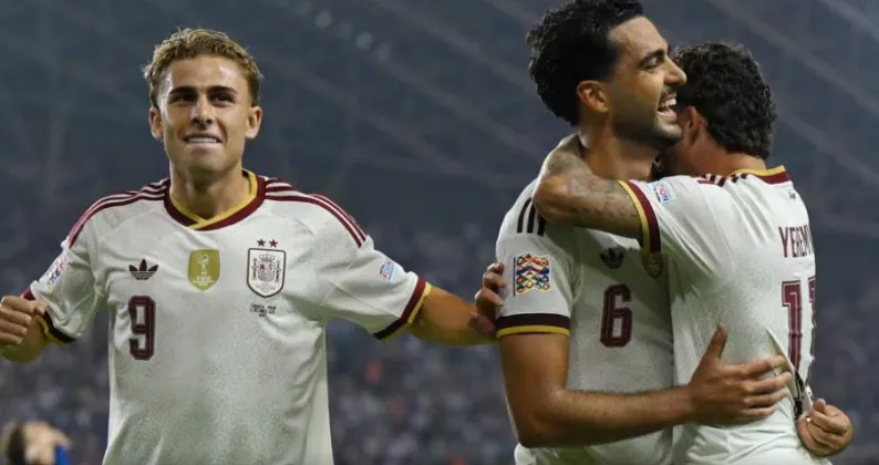 Spanyol Comeback, Taklukkan Kroasia 2-1 Berkat Brace Mikel Merino