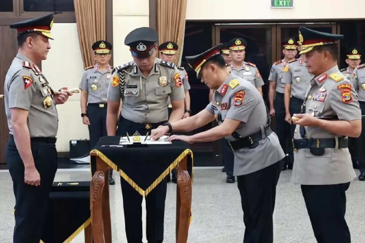 Kapolri Pimpin Sertijab 4 Pejabat Polri, Siapa Saja yang Mendapat Jabatan Baru?