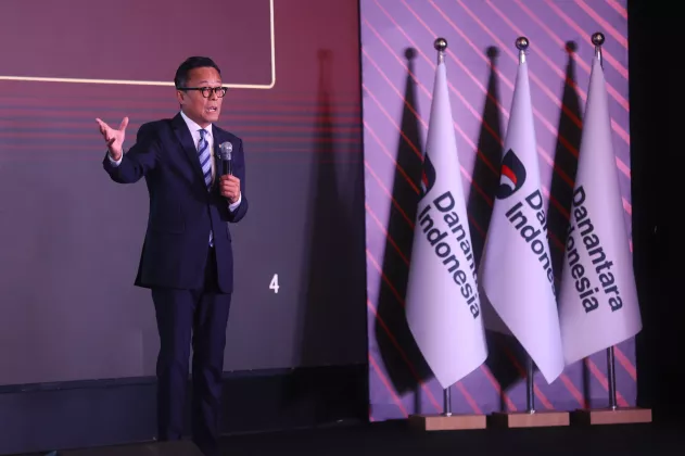 Transformasi Berorientasi Pelanggan, PLN Raih Sector Champion dan Runner Up BUMN Layanan Terbaik Danantara Indonesia CX100 Award 2026