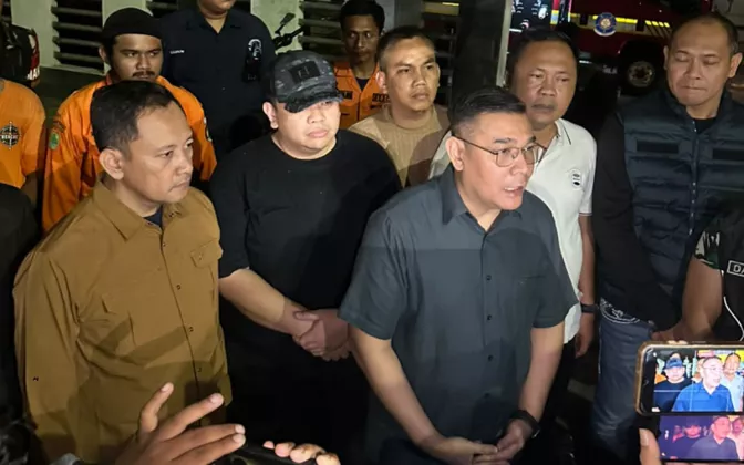 Wamen Ossy Tinjau Langsung Kebakaran Kantah Karawang, Prioritaskan Keselamatan dan Pemulihan Layanan