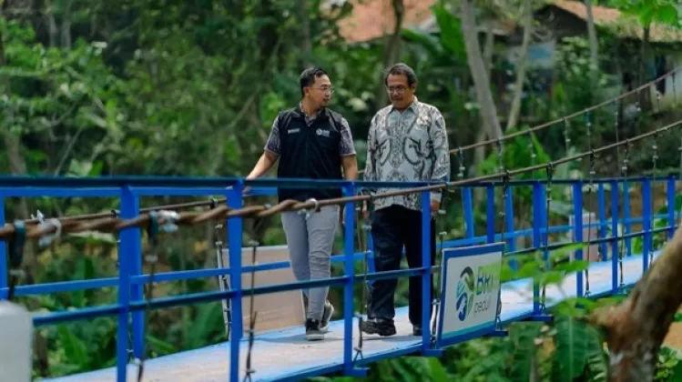 BRI Peduli Bangun Jembatan Gantung di Cianjur, Permudah Akses Sekolah dan Aktivitas Ekonomi Warga
