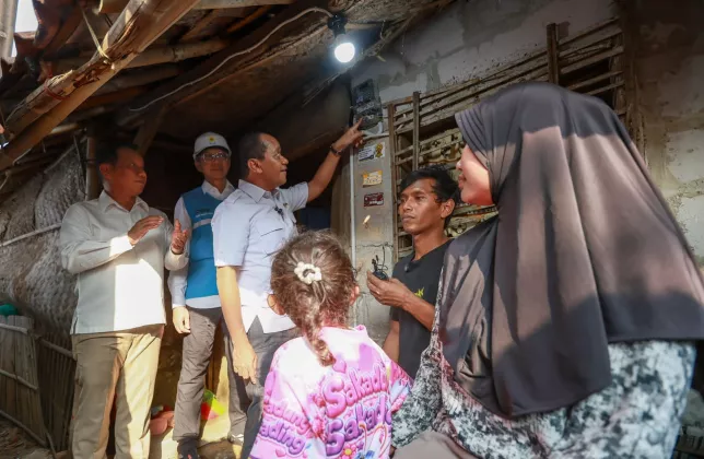 Mewujudkan Keadilan Sosial, Pemerintah Hadirkan Listrik hingga ke Dusun di Karawang