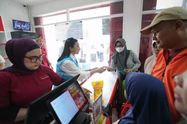 Dekatkan Layanan ke Desa, PLN dan Wamendagri Dorong Transaksi Listrik Mudah Lewat KDKMP di Jawa Barat