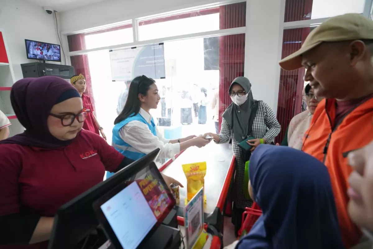Dekatkan Layanan ke Desa, PLN dan Wamendagri Dorong Transaksi Listrik Mudah Lewat KDKMP di Jawa Barat