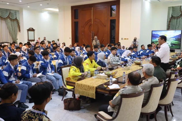 Mentan Amran Motivasi Peserta Leadership Camp UI: Mimpi Besar Harus Dibayar Kerja Keras