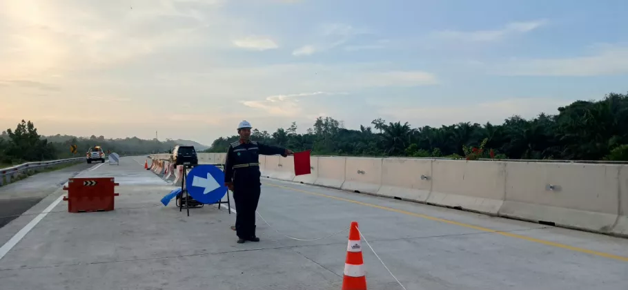 Hutama Karya Tancap Gas Jaga Kualitas Jalan Tol Trans Sumatera, Siap-Siap Berkendara Makin Nyaman!