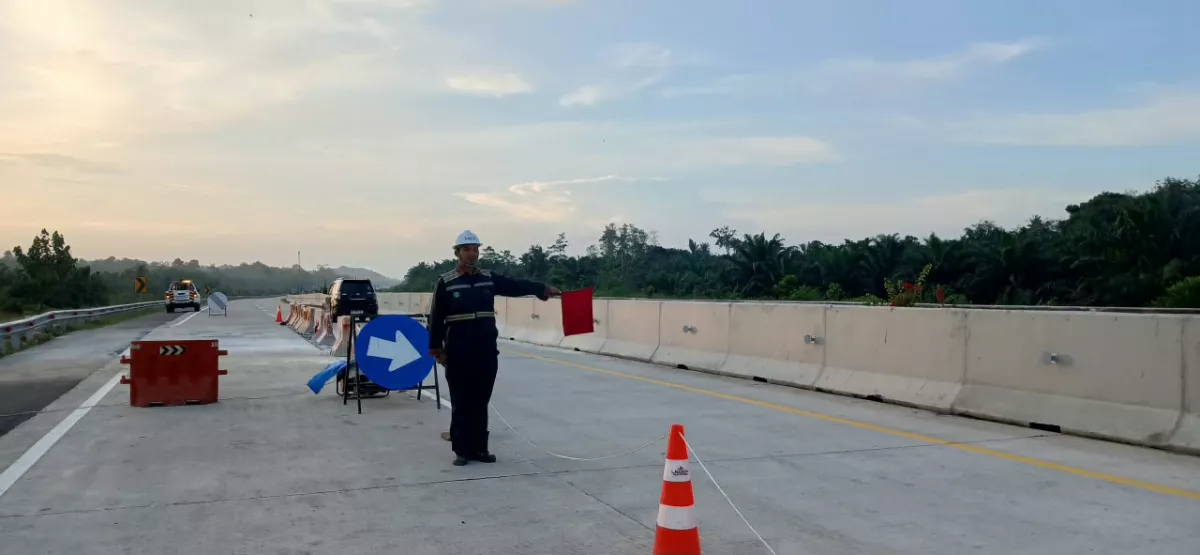Hutama Karya Tancap Gas Jaga Kualitas Jalan Tol Trans Sumatera, Siap-Siap Berkendara Makin Nyaman!