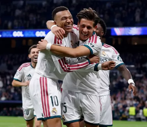 Real Madrid Hajar RB Leipzig 4-1, Los Blancos Melesat ke Papan Atas Klasemen Liga Champions
