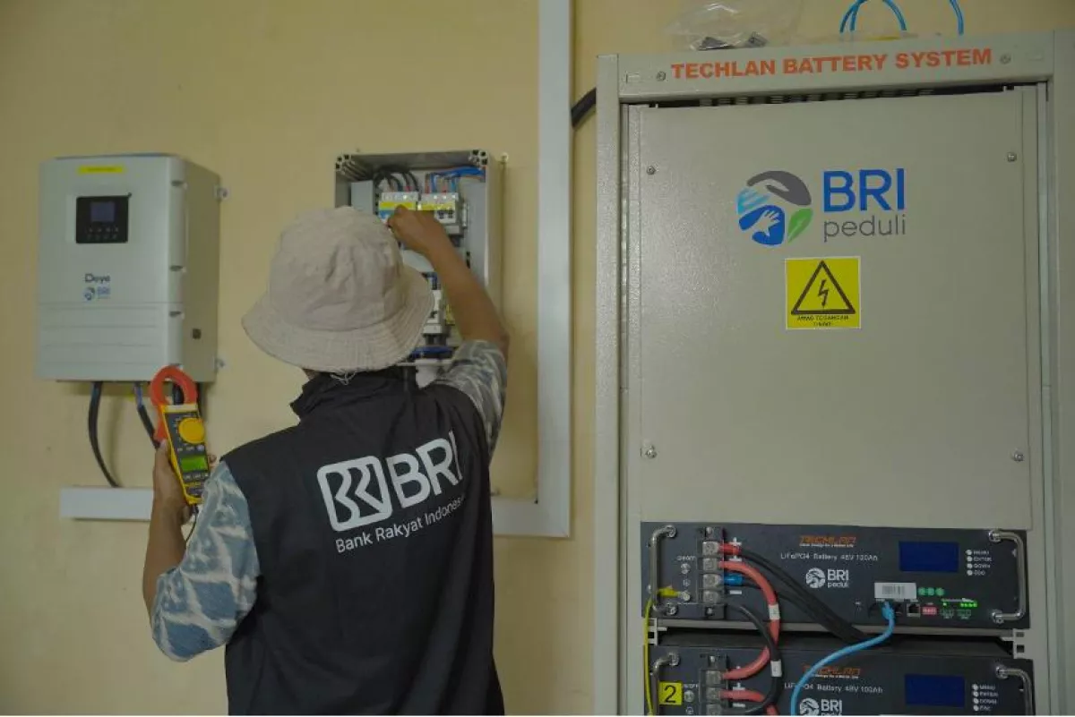 Dukung Elektrifikasi Desa dan Pemulihan Pascabencana, BRI Peduli Perluas Akses Energi Surya bagi Ribuan Keluarga