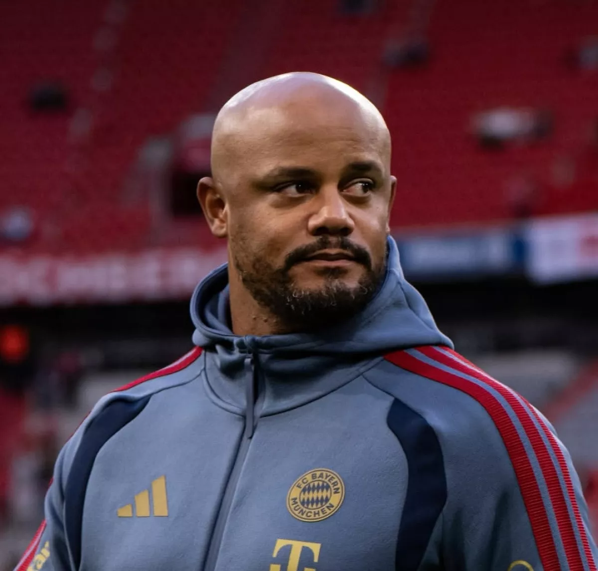 Kabar Buruk Menghampiri Bayern Munchen: Vincent Kompany Kolaps di Lapangan dan Dilarikan ke Rumah Sakit