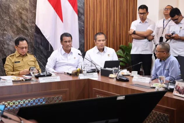Mentan Amran di Rakortas Pangan, Harga Telur Mulai Turun Usai Koordinasi dengan Kabareskrim